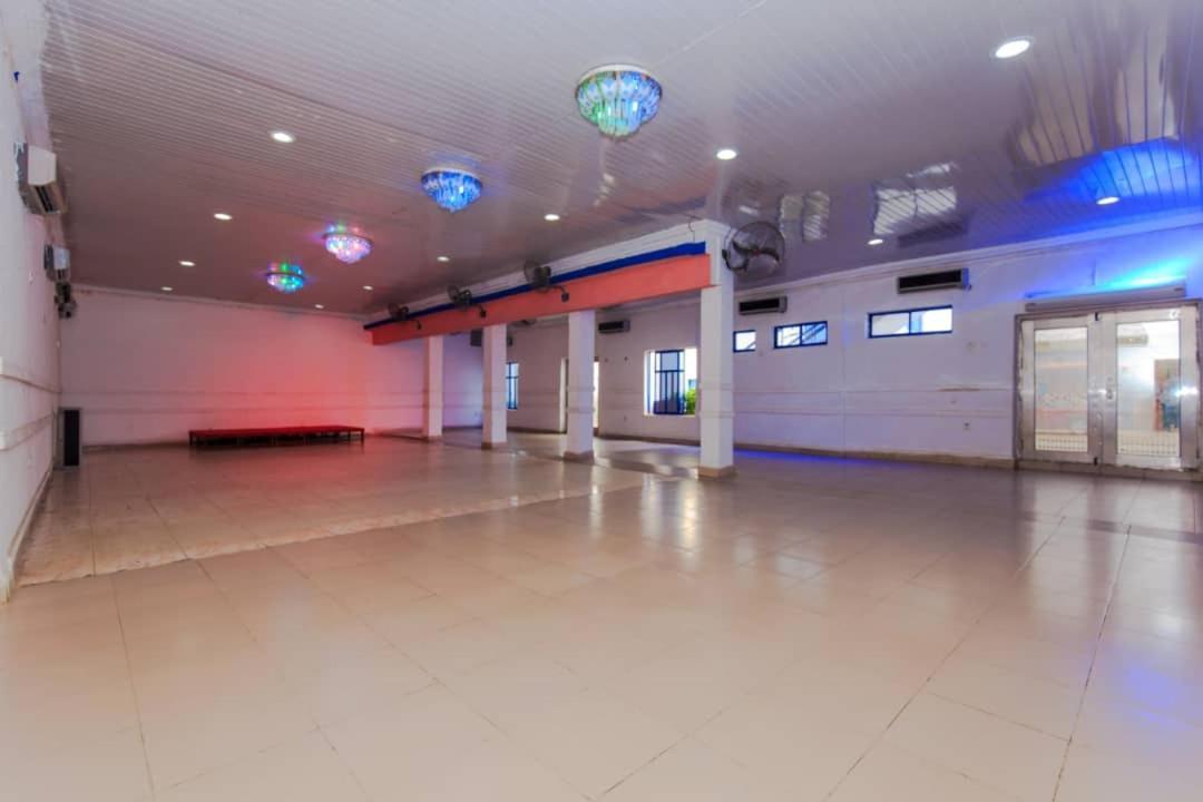 Ben Auto Hotel Lagos Exterior photo