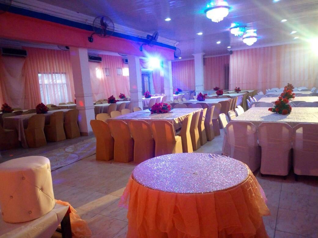 Ben Auto Hotel Lagos Exterior photo