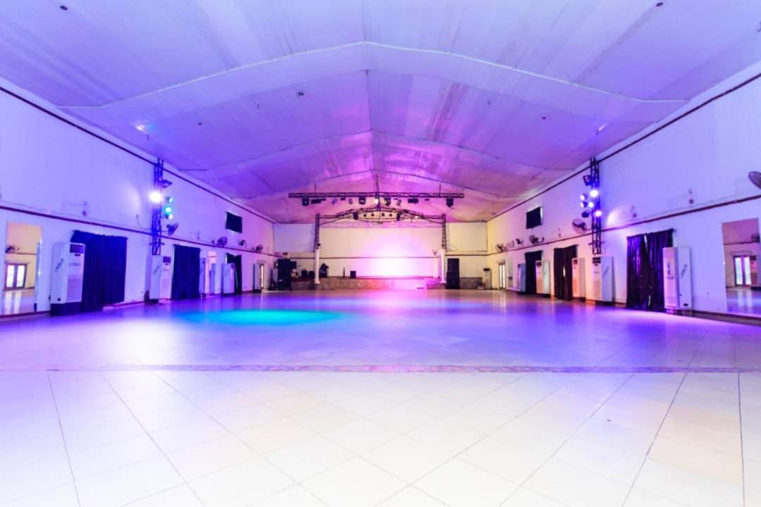 Ben Auto Hotel Lagos Exterior photo