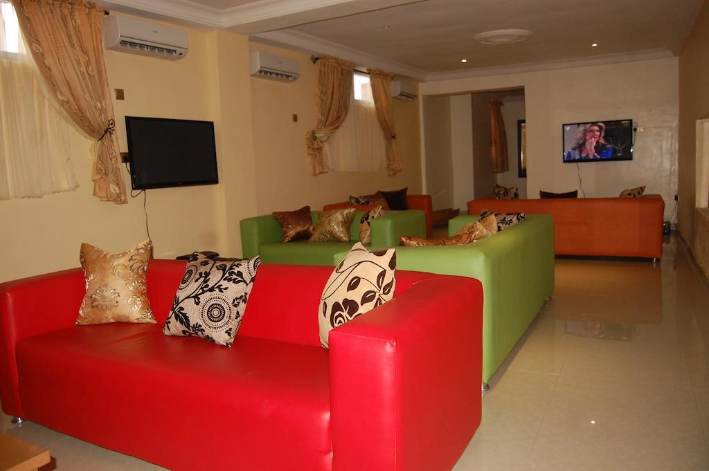 Ben Auto Hotel Lagos Exterior photo